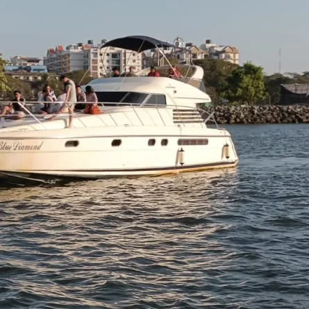 blue-diamond-yatch.webp