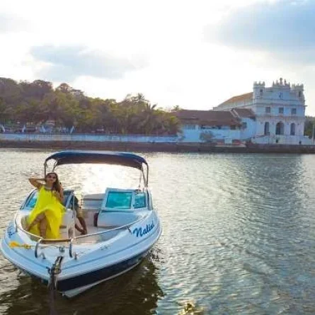 speedboat-232-yacht-in-goa-photo-4.webp